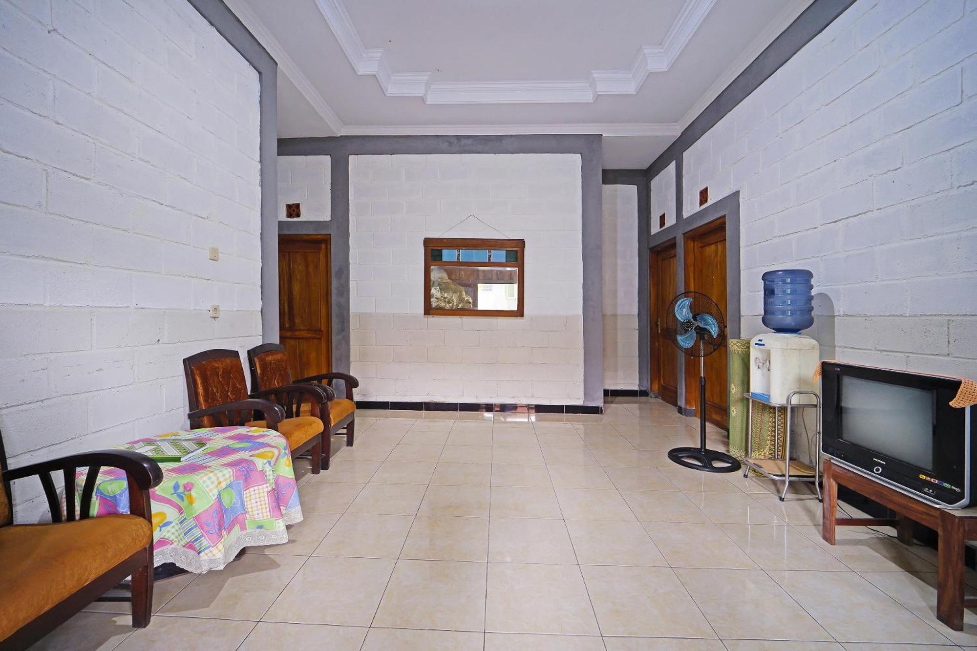 SPOT ON 91085 Griya Estu Wening Otel Sleman  Dış mekan fotoğraf