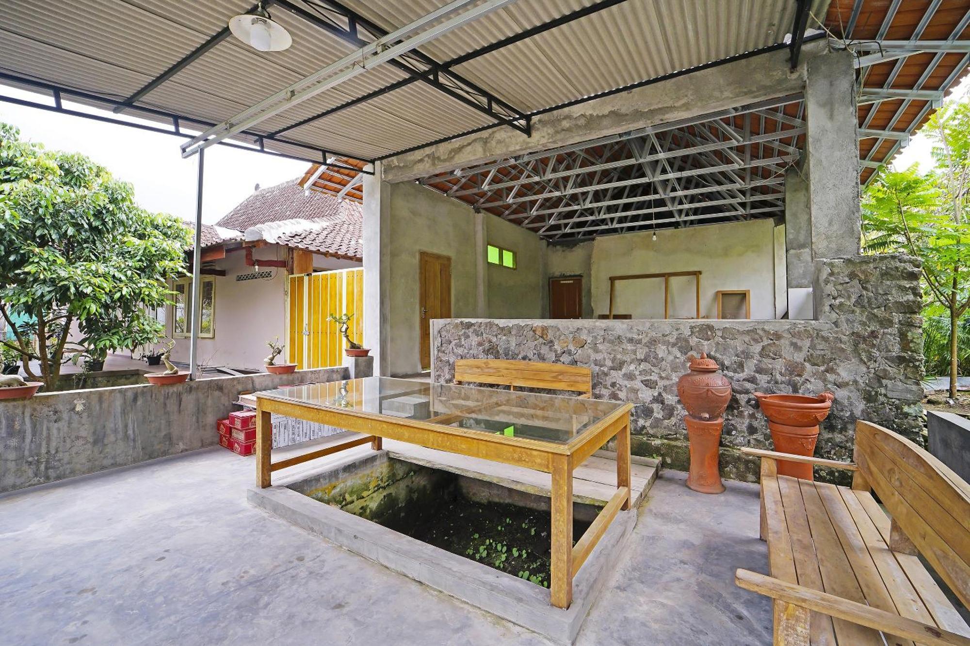 SPOT ON 91085 Griya Estu Wening Otel Sleman  Dış mekan fotoğraf